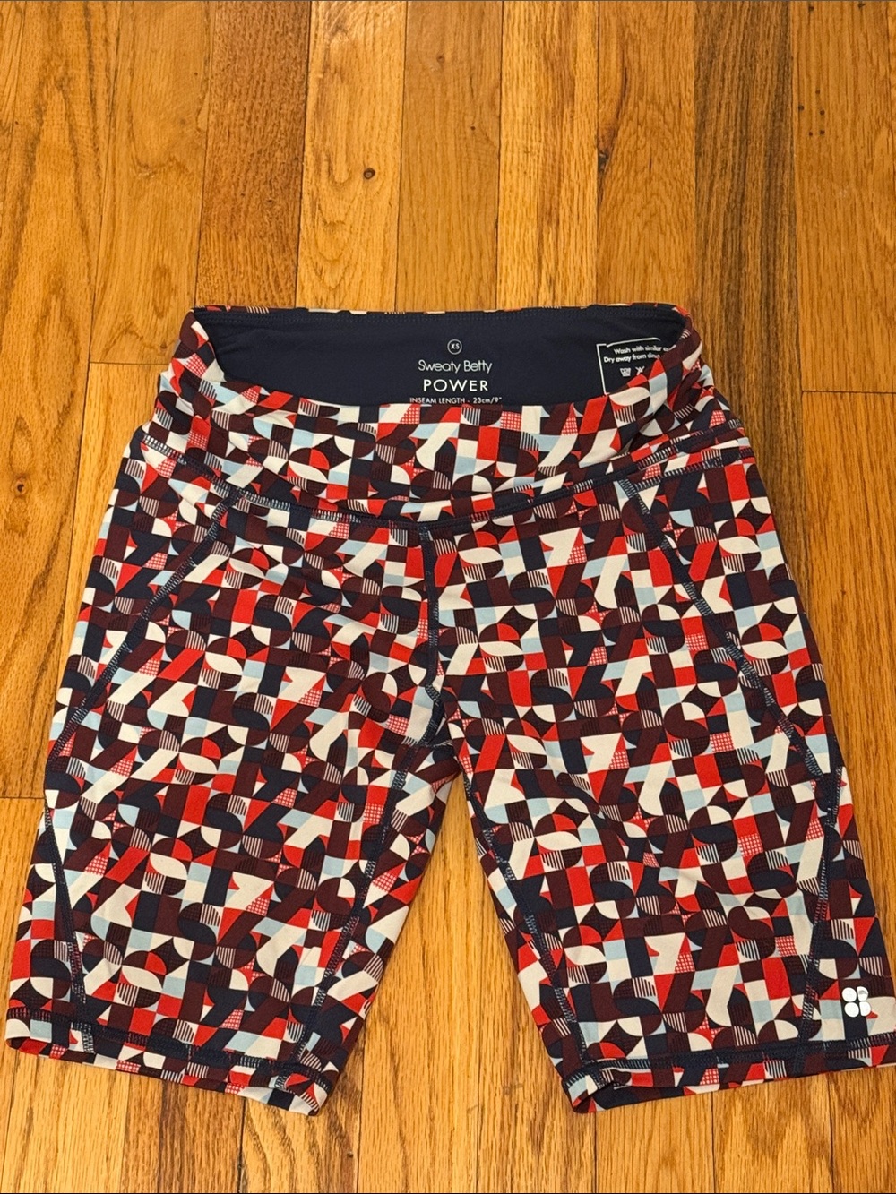 Sweaty Betty Power Printed Biker Shorts - Red/Navy